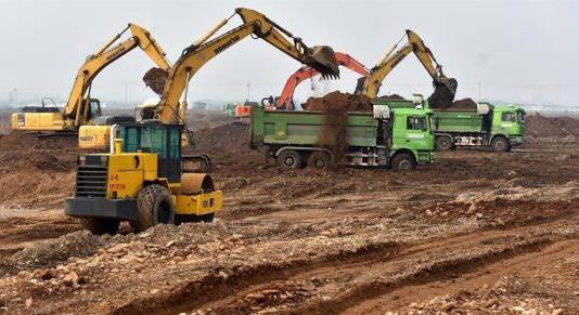 沃爾沃210BLC 回轉(zhuǎn)慢，單邊行走不行、大錘又無(wú)力故障分析，解決方案、等